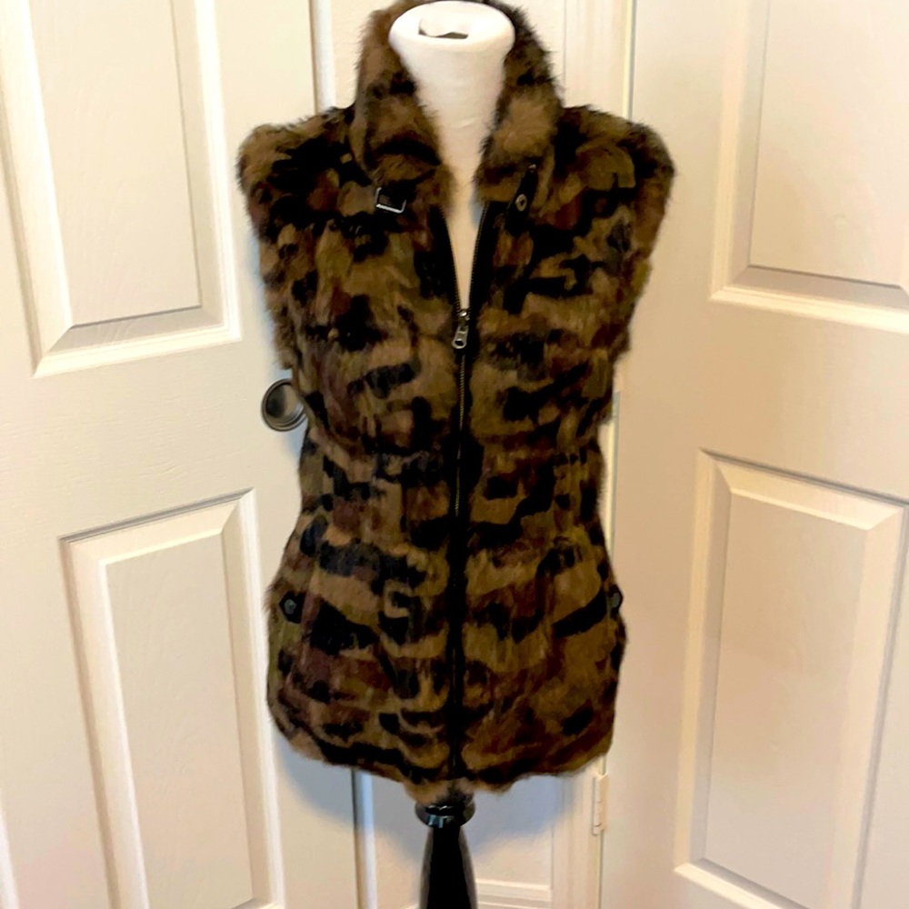 Jocelyn fur vest size small pre owed